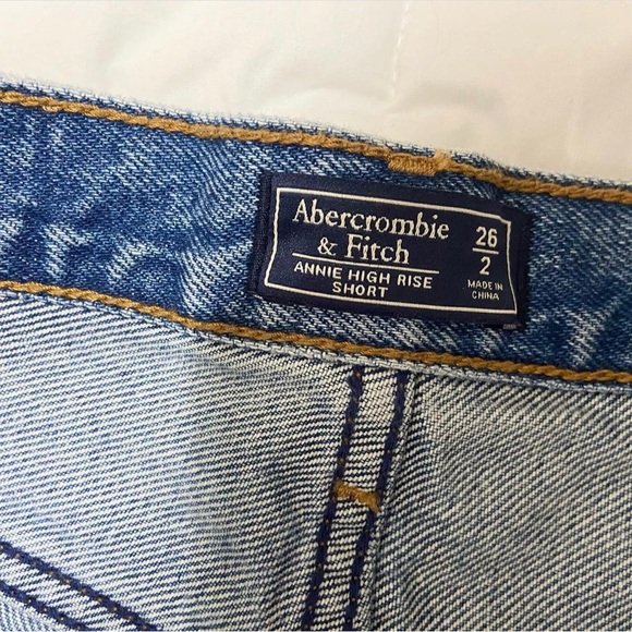 Cut off jean shorts - Picture 3 of 3